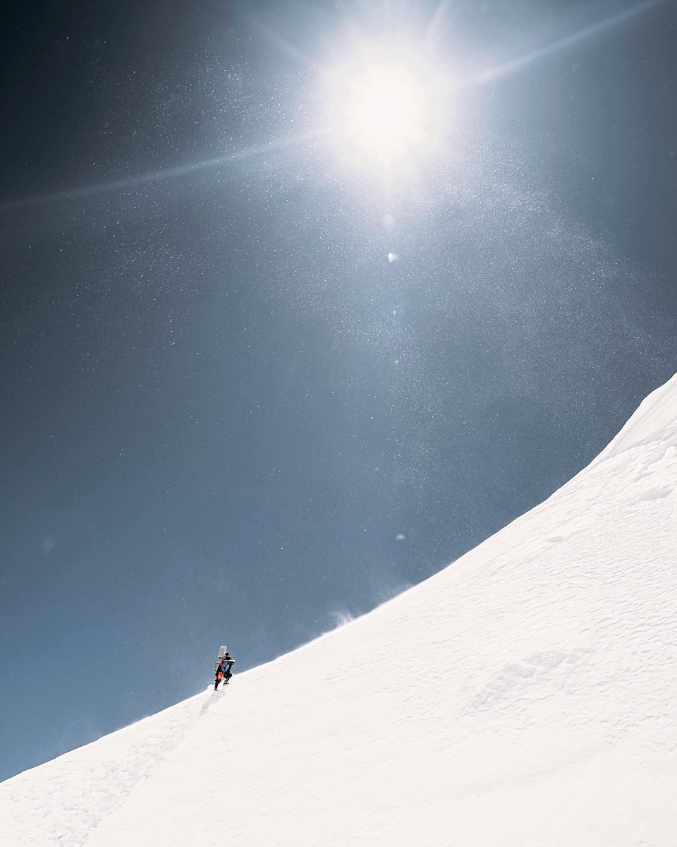 Every step upward is more than a climb — it’s a conversation between your will and the mountain.

Mountains don’t just challenge you; they reveal who you truly are.
Dare to go higher, dream bigger, and discover the power within.

Achieve your New Possibile

📩 info@eliteexped.com