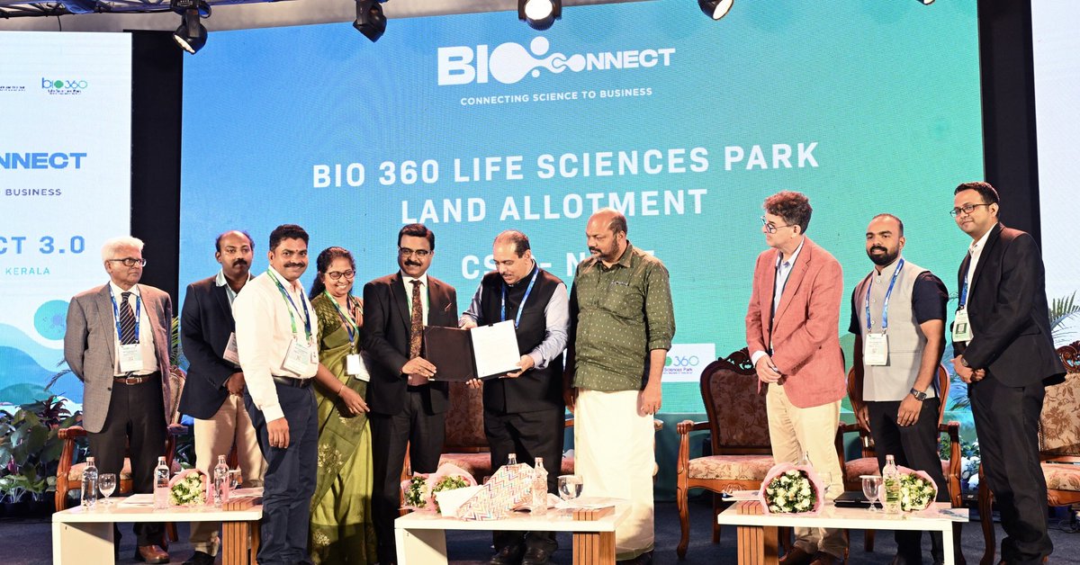 csir_niist's tweet photo. Director, CSIR-NIIST receiving the Land Allotment letter from Shri. APM Mohammed Hanish IAS Principal Secretary (Industries) in the presence of Shri. P. Rajeev, Minister for Law, Industries and Coir, Govt. of Kerala. @CSIR_IND @PRajeevOfficial @cmofficekerala https://t.co/GpLKUSHs9u