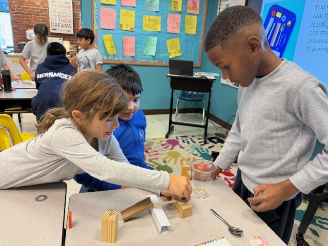 rbcsnj's tweet image. Chain reactions in action! ⚙️ Our 3rd graders explored touching forces, magnetic forces, and gravity — discovering how motion and energy work together in exciting ways!
.
.
.
#RedBank #CharterSchool #RBCS #TakingTheWorldByStorm #BlueStorm