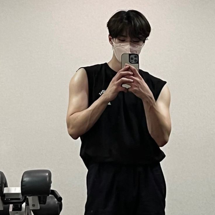 junseompreg's tweet image. i’m really curious who’s gonna be junseo’s gym buddy in ald1