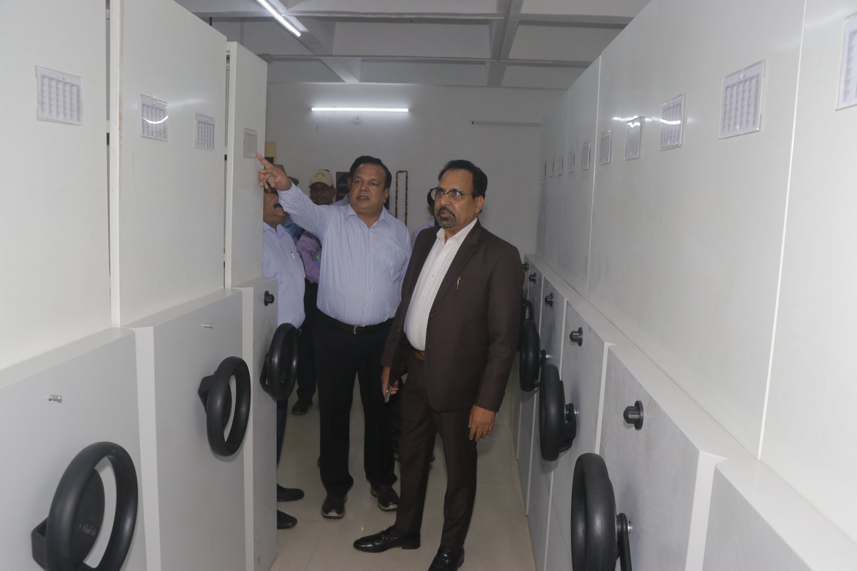 HURL_INDIA's tweet image. His presence infused renewed enthusiasm among the team to contribute towards a greener, cleaner, and more sustainable tomorrow.

#HURL #Sustainability #GreenInitiative #Plant4Mother #EkPedMaaKeNaam #Leadership #Environment #TeamHURL