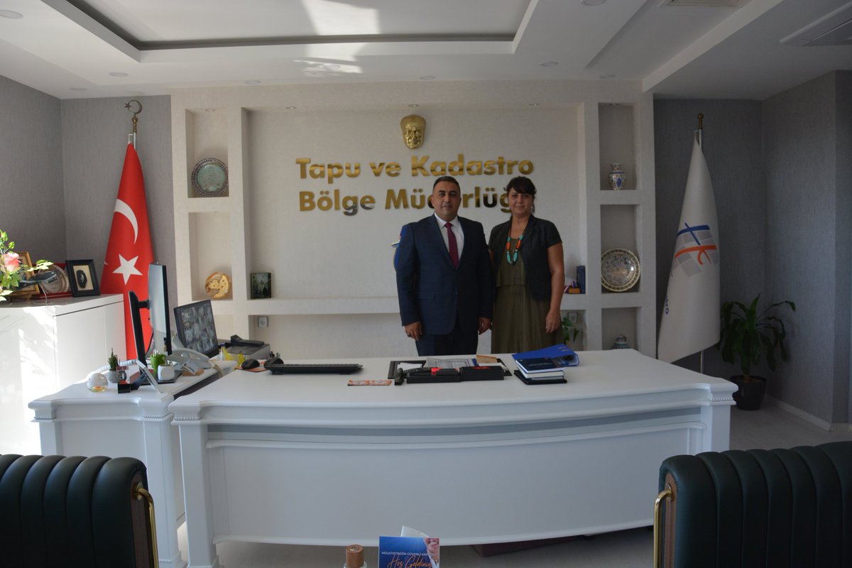 Antalya İl Göç İdaresi Müdürü Sayın Abdullah YILMAZ, Bölge Müdürümüzü makamında ziyarette bulunmuşlardır.
Nazik ziyaretlerinden dolayı kendilerine teşekkür ediyoruz.
<a href="/faseymen/">Funda AYDIN SEYMEN</a> <a href="/tkgmgovtr/">Tapu ve Kadastro</a>