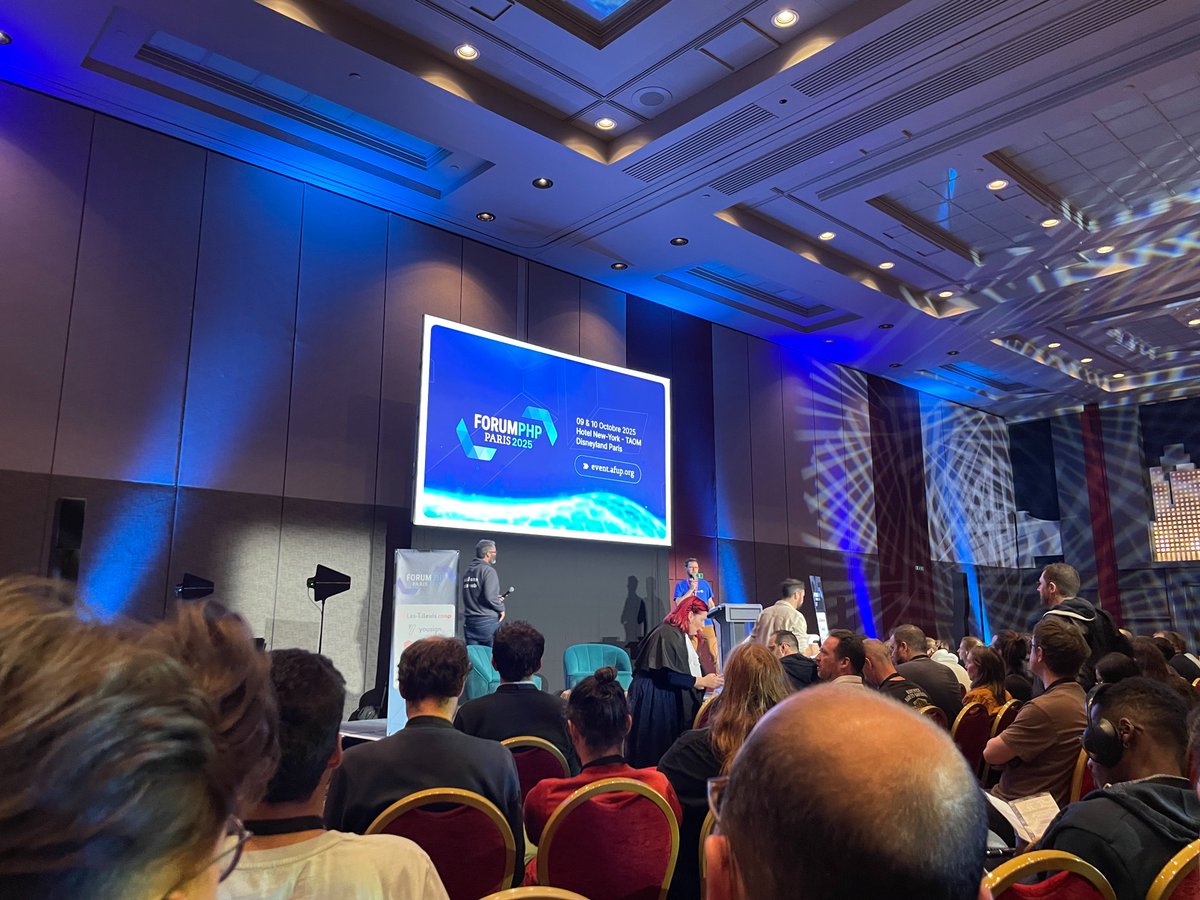 Sindup's tweet image. Le #ForumPHP proposé par l’AFUP est devenue une tradition pour notre équipe Développement !
Sur place depuis hier, ils ont le plaisir d’assister aux 30 ans de PHP et aux 25 ans de l’AFUP !
#IA #développement #PHP #formation