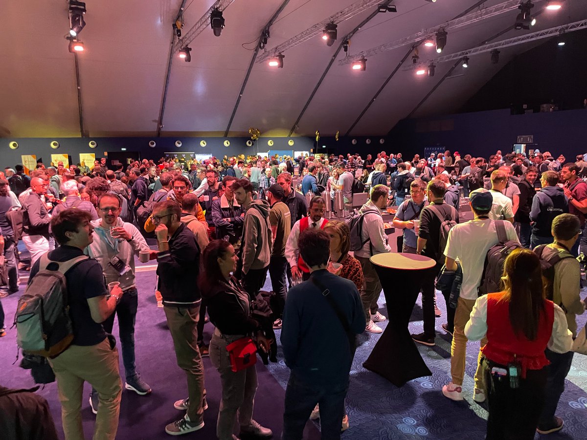 Sindup's tweet image. Le #ForumPHP proposé par l’AFUP est devenue une tradition pour notre équipe Développement !
Sur place depuis hier, ils ont le plaisir d’assister aux 30 ans de PHP et aux 25 ans de l’AFUP !
#IA #développement #PHP #formation