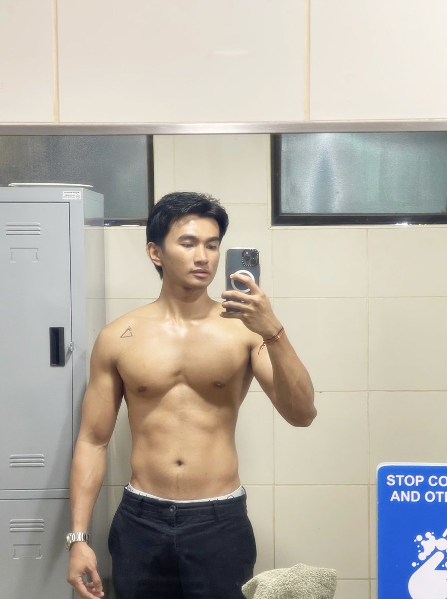 james_vldpns's tweet image. TGIF