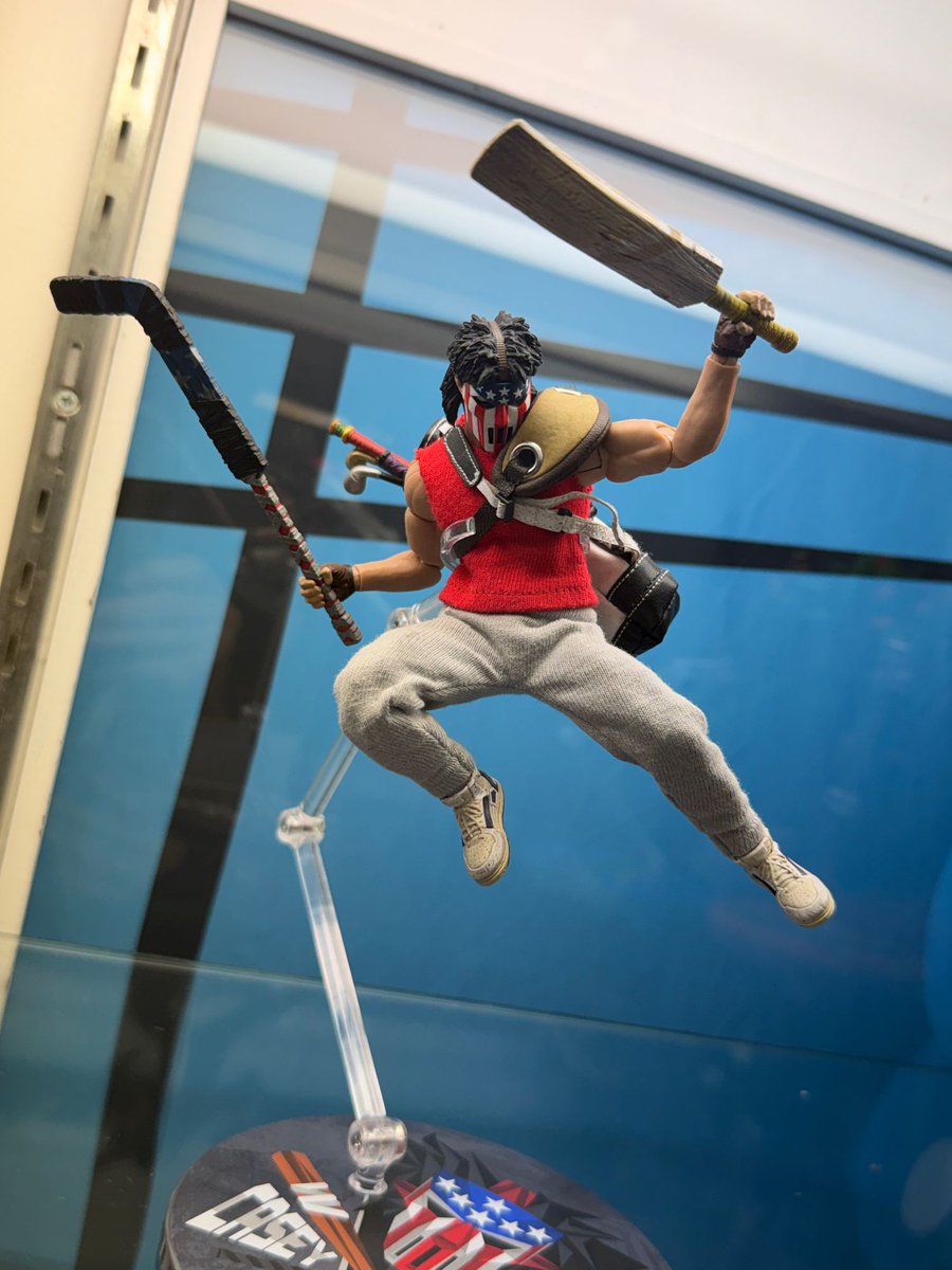 preterniadotcom's tweet image. Mezco One:12 Teenage Mutant Ninja Turtles Foot Soldier and Casey Jones.