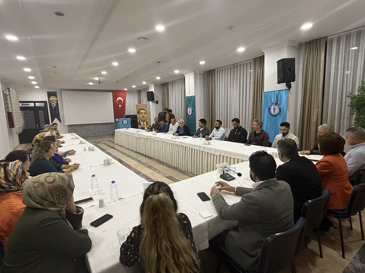 📍 Yalova

#Yalova Şubemizin düzenlediği 8.Dönem Toplu Sözleşme Bilgilendirme toplantısına katıldık.

Şube Başkanımız Halil İbrahim Özer başta olmak üzere, programın hazırlanmasında emeği geçen ve katkı sunan teşkilat mensuplarımıza teşekkür ediyorum.