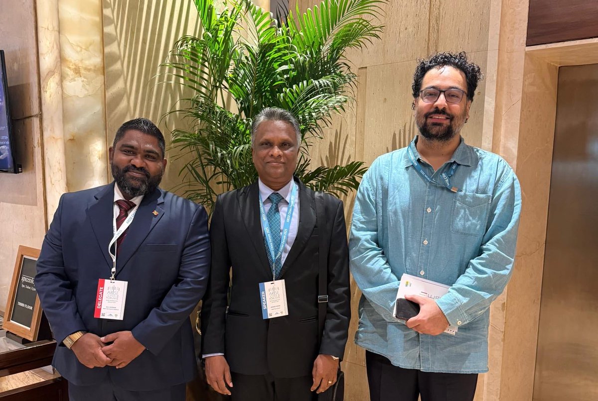 adamazim's tweet photo. On the sidelines of the #ARISEForum, I had the pleasure of meeting RVS Kapur, IAS, Special Secretary at the Department of Sundarban Affairs, Government of West Bengal. 🇮🇳🤝🇲🇻
We discussed shared challenges and opportunities in climate resilience and sustainable urban development.
@NIUA_India
#CityCollaboration #Sustainability #ARISEForum #MaléCity
@MaleCitymv