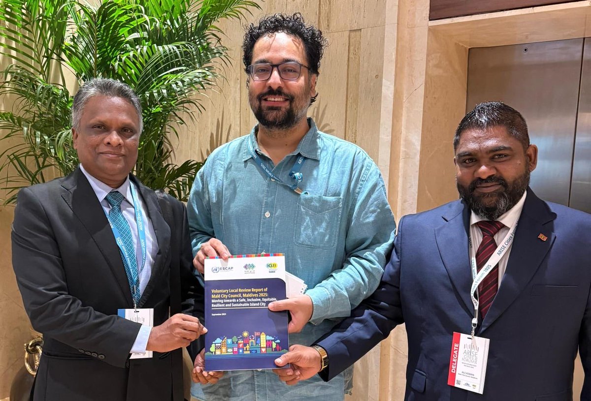 adamazim's tweet photo. On the sidelines of the #ARISEForum, I had the pleasure of meeting RVS Kapur, IAS, Special Secretary at the Department of Sundarban Affairs, Government of West Bengal. 🇮🇳🤝🇲🇻
We discussed shared challenges and opportunities in climate resilience and sustainable urban development.
@NIUA_India
#CityCollaboration #Sustainability #ARISEForum #MaléCity
@MaleCitymv