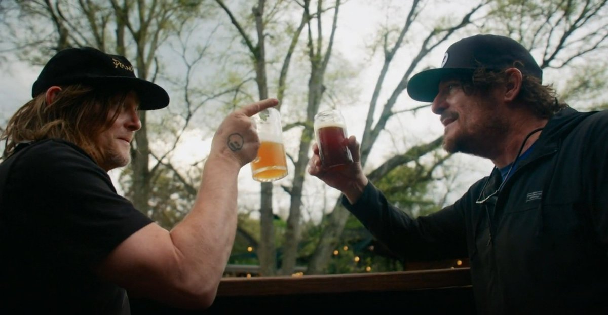 #Favoritescreenshot of #season2episode1 of #rideamc #RideWithNormanReedus
#KimCoates #NormanReedus
🍻