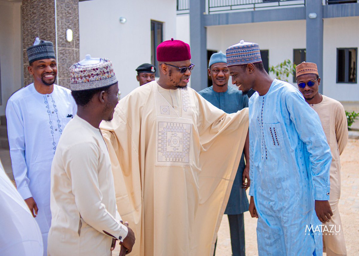 Na haɗu tare da gaisawa da Majidadin daular Usmaniyya, Sheikh Farfesa Isah Ali Ibrahim Pantami, CON, PhD, FCIIS, FBCS, FNCS — shahararren malamin addini, hazikin shugaba kuma jagoran da ya raini matasa da dama a fagen ilimi da ci gaban rayuwa.