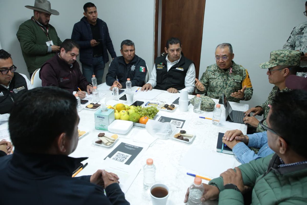Alejandro Armenta (@armentapuebla_) on Twitter photo Recorrimos el albergue habilitado en #Huauchinango, dónde supervisamos que las labores de apoyo, víveres y resguardo temporal se garanticen para todas las familias afectadas por las lluvias. 🏡🫶🏼
🫡Seguimos trabajando en plena coordinación con <a href="/Defensamx1/">@Defensamx</a>, <a href="/GN_MEXICO_/">Guardia Nacional</a>, Recorrimos el albergue habilitado en #Huauchinango, dónde supervisamos que las labores de apoyo, víveres y resguardo temporal se garanticen para todas las familias afectadas por las lluvias. 🏡🫶🏼
🫡Seguimos trabajando en plena coordinación con <a href="/Defensamx1/">@Defensamx</a>, <a href="/GN_MEXICO_/">Guardia Nacional</a>,