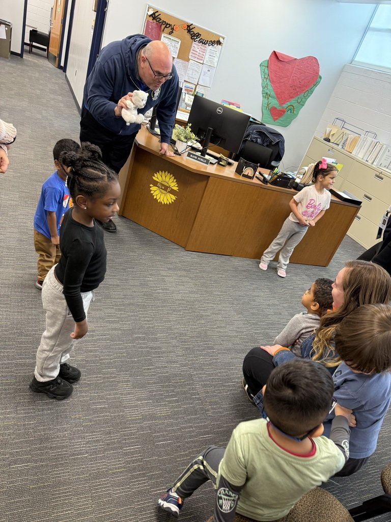 nbtschools's tweet photo. Preschool students in Mrs. Ansalone's class, at the ECC, are learning all about the people who work in our school! #truenorthbrunswick https://t.co/2IDwOElr0B