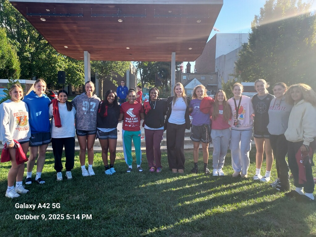 RedWolvesWBB's tweet image. Week of Giving! 🏀Day 5🏀 Red Wolf Spirit on full display! Your support keeps us moving forward! #IUEastathletics

give.myiu.org/crowdfunding/I…