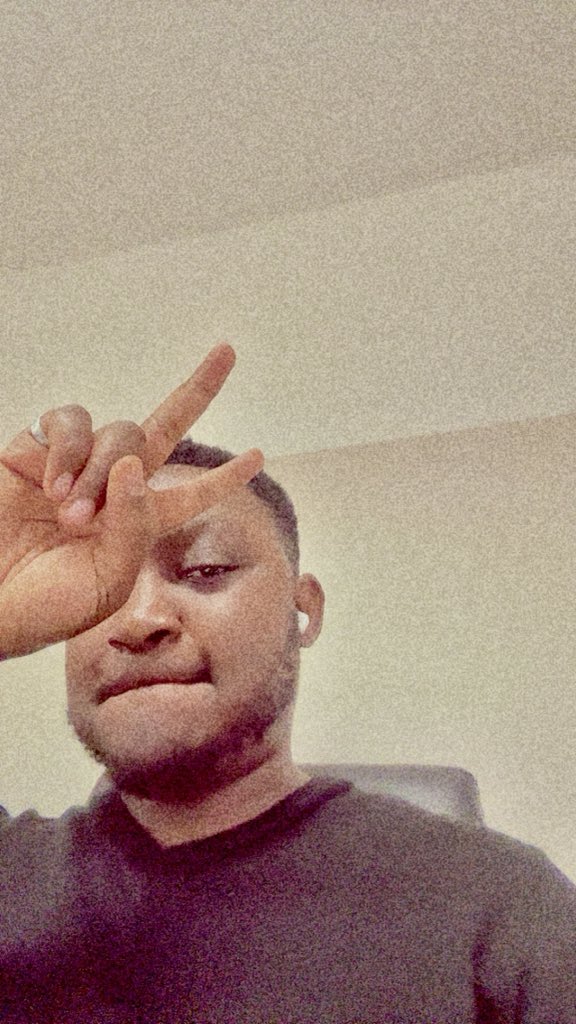 Teddykev10's tweet photo. 2000. ✌️ https://t.co/Y8YX4EZOJt