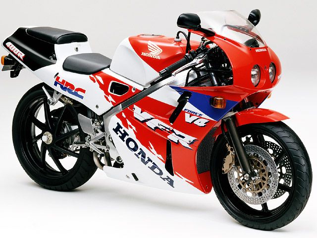 Applied_model's tweet image. 初ツイートです！
夢の乗り物たち🚗³₃と🏍三