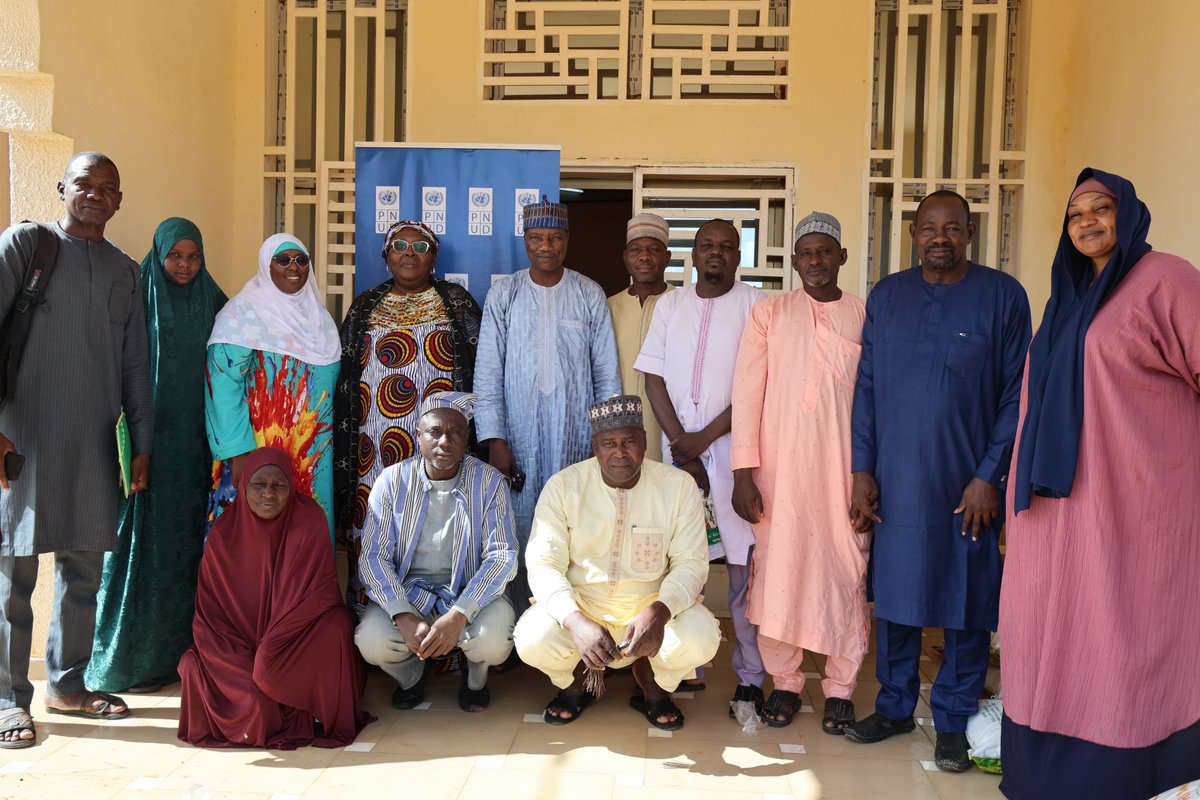 PnudNiger's tweet photo. À #Niamey, #Dosso et #Tillabéri, la mission de pré évaluation du projet #EWASME accompagne les groupements de femmes transformatrices de riz à élaborer des plans d’affaires viables pour attirer les investisseurs.

Déjà 3⃣1⃣0⃣ femmes formées pour dynamiser la filière rizicole. 🌾 https://t.co/kipF1iDzBj