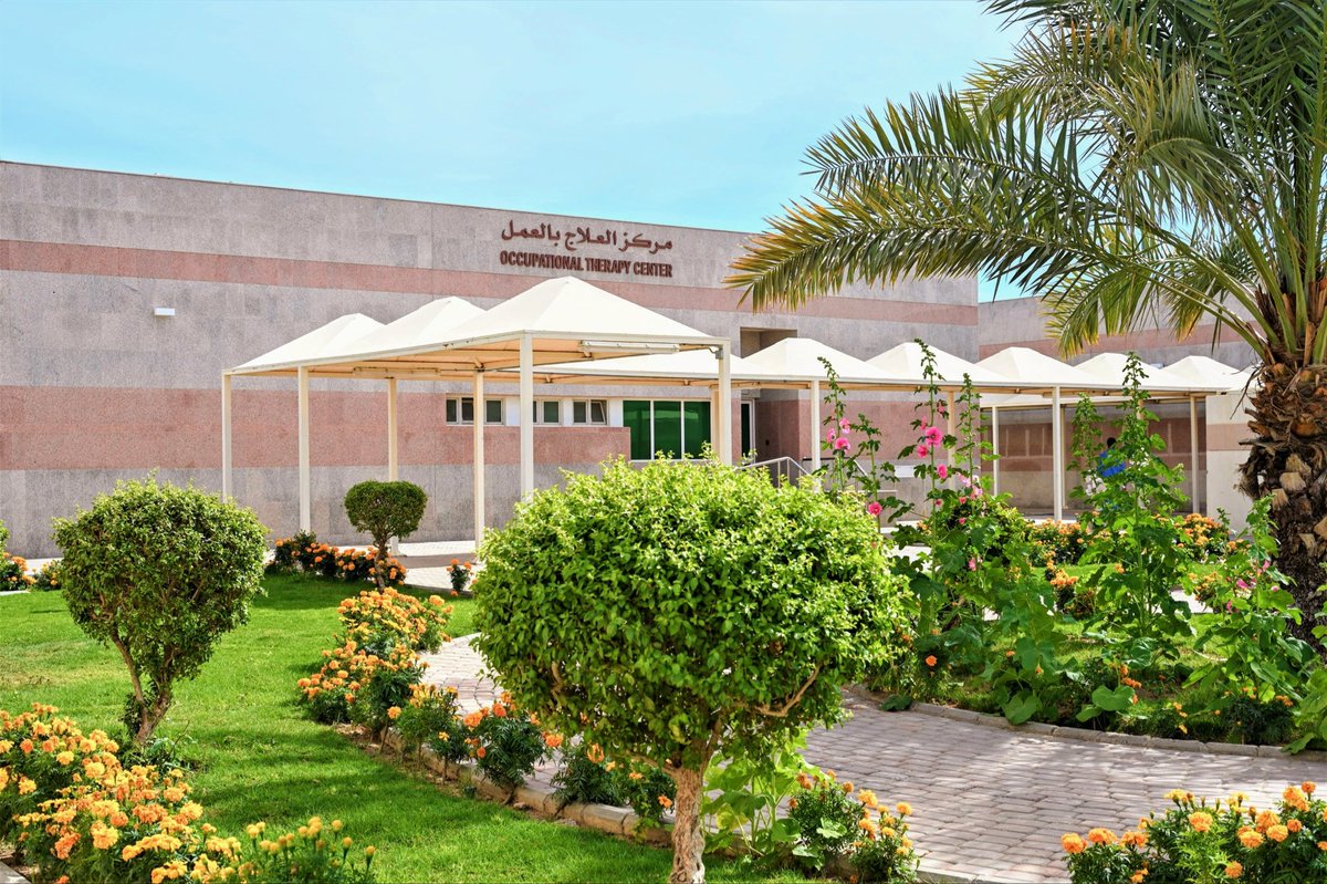 med_cluster's tweet image. ويُقدّم مستشفى الطب النفسي التخصصي، إلى جانب خدماته العلاجية، برامجَ تأهيل طبي نفسي تُسهم في دعم المرضى وتحسين جودة حياتهم، من خلال العلاج الرياضي، والديني، والترفيهي، والوظيفي، إضافةً إلى الرحلات الخارجية، والفنون التشكيلية، والأعمال اليدوية، وبرامج الزراعة والمهارات الحياتية.…