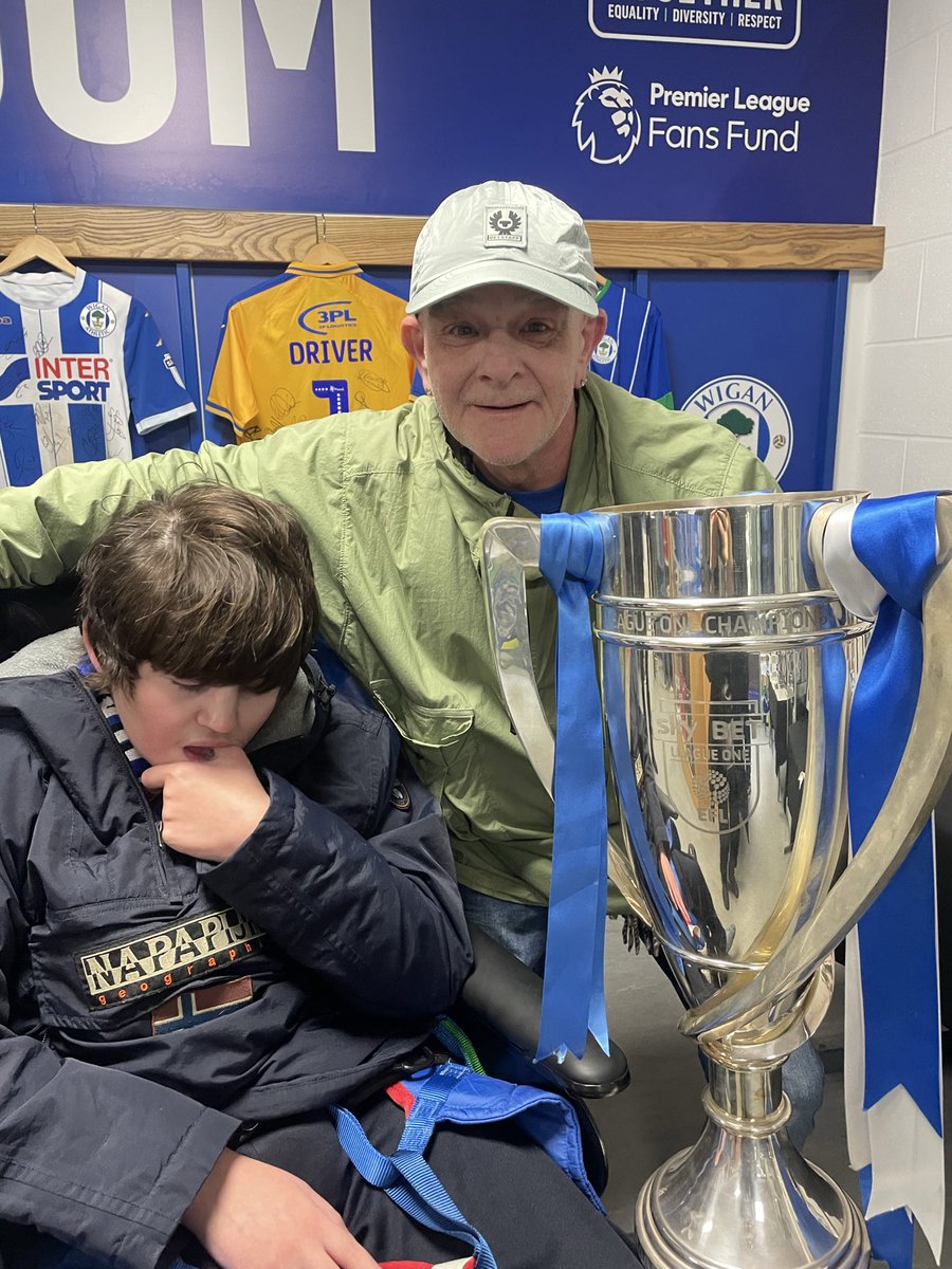 alfielundfund's tweet image. 8 scarves needed to complete the set for Alfie having a scarf donated by every league club in England , Scotland, Wales and Northern Ireland over to you @LeagueofIreland @shelsfc @sligorovers  @ShamrockRovers @WaterfordFCie @stpatsfc @DroghedaUnited @bfcdublin @derrycityfc