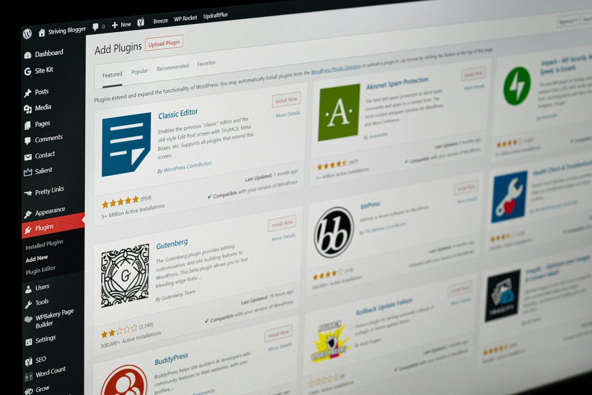 Backing up your #WordPress site is essential to protect your data from loss due to hacking, server failures, or accidental errors. With so many #backup #plugins available, it can be challenging to choose the right one.
Read more: daisywp.com/best-backup-pl…