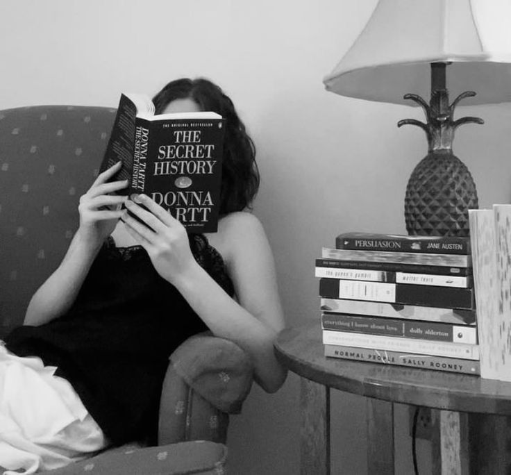 Devgrangsr's tweet image. 𝑻𝒉𝒆 𝑺𝒆𝒄𝒓𝒆𝒕  𝑯𝒊𝒔𝒕𝒐𝒓𝒚  𝒐𝒇 𝑫𝒂𝒓𝒌 𝑴𝒂𝒈𝒊𝒄
Leyendo los hechizos prohibidos y sus nombres tratando de entender de qué se trataban y por qué no se los enseñaron, según +