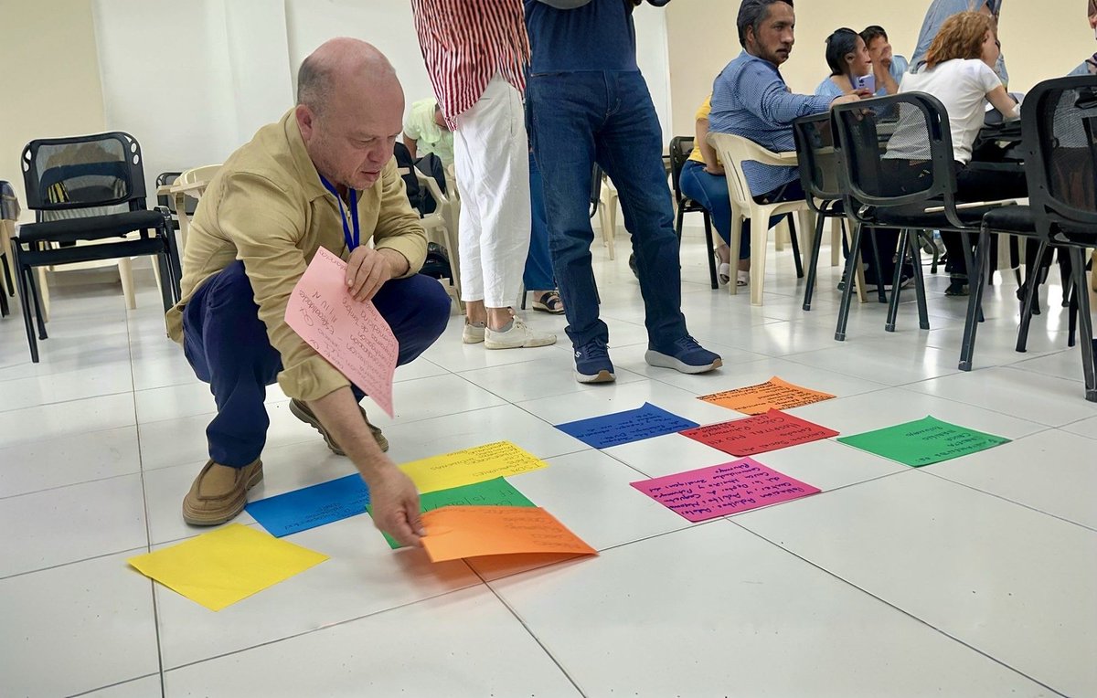 📍En #Leticia se llevó a cabo el encuentro “Construir la Red Territorial para la Gobernanza y Participación en Salud Mental – Red Mixta Nacional y Territorial”.

🗺️ Con la participación de los departamentos que conforman la región Amazónica y la presencia de Nariño como red de