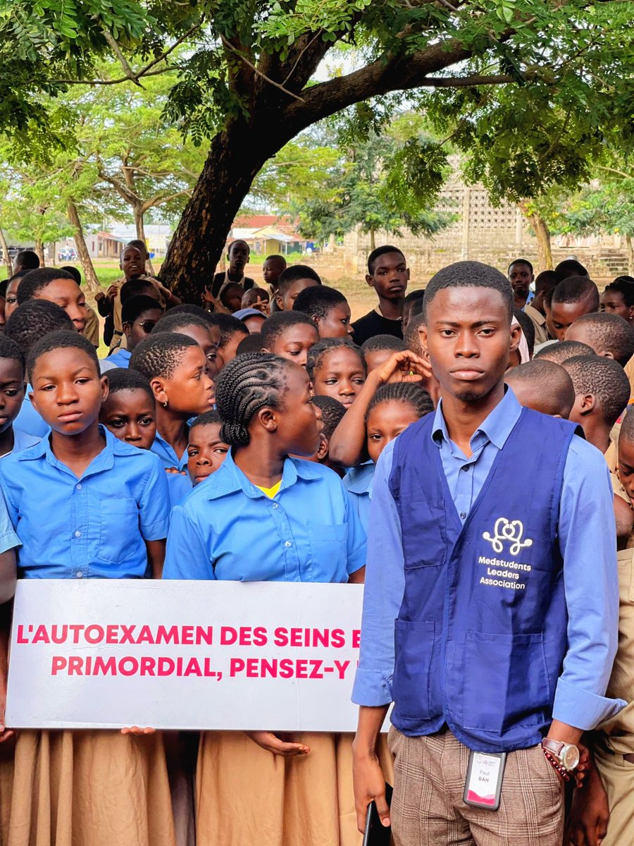 Paul_us_Dah's tweet photo. #MlaTourRose2025 J3 | Nous étions aujourd'hui au Collège Protestant de Notse | Vous pouvez agir sur les facteurs de risques modifiables en réduisant la consommation d'alcool et de tabac et en faisant des exercices physiques réguliers. @medstud_lead https://t.co/XqZOR7FbOz