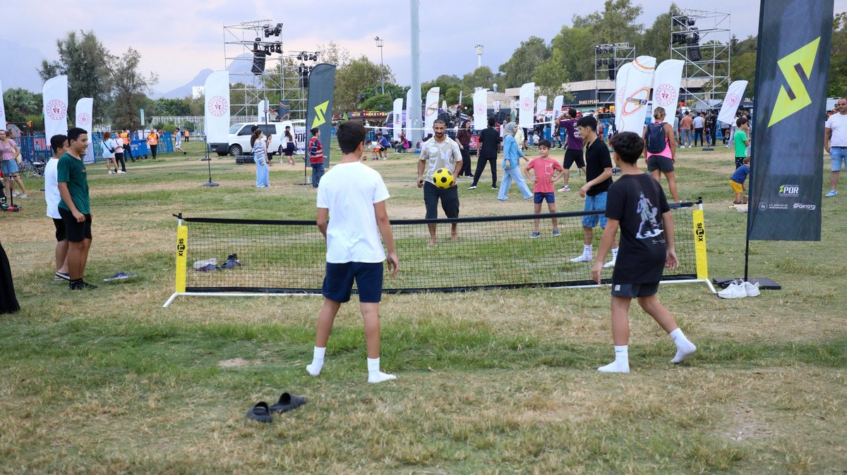 GSB_MuratpasaGM's tweet image. ✨ Time to Move kapsamında sportif etkinlikler yaptık🏃‍♀️🏀  
Sahada enerjimiz gördü, takım ruhumuz güçlendi. Sağlıklı yaşama vurgu yaptık.

#timetomove2025 
@ulusalajans @eurodesktr
#TimeToMove #SportifEtkinlikler #TakımRuhu