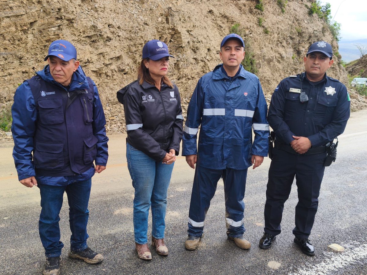 Seguimos recorriendo las carreteras en la Sierra, en compañía del Secretario de Gobierno, <a href="/Eric_gudino/">Eric Gudiño Torres</a> , y el coordinador Estatal de Protección, Javier Amaya.

Los zapatos sucios cuentan historias que no siempre se ven, pero que hablan de compromiso y cercanía.
#Contigo!
