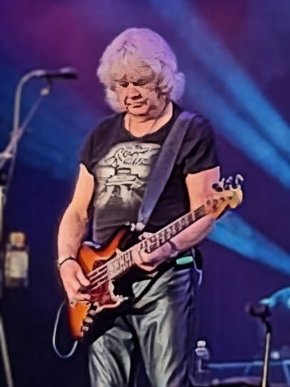 DrRadDan's tweet photo. Farewell to John Lodge, one of the greatest singers in a rock and roll band. I'm glad I was fortunate to have seen you just recently. It was a truly enchanted evening and locked in my memory. All the times I watched The Moody Blues or listen to your music is sheer bliss.  May your spirit enjoy peace.