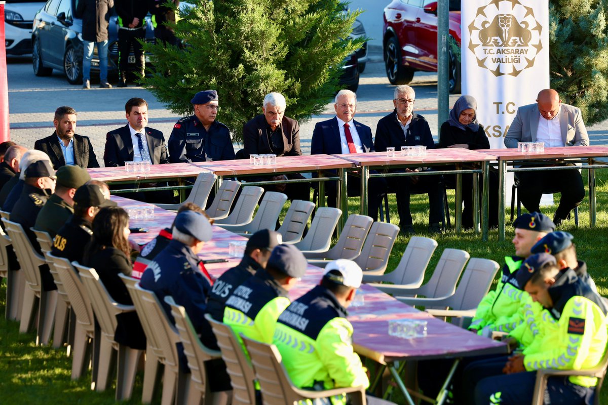📍Ortaköy Otoyol Jandarma Komutanlığı

Aziz Şehitlerimizden Astsubay Kemal Özgür ve Uzman Çavuş Arif Özdemir, Valimiz Sn.<a href="/malikumbuzoglu/">Mehmet Ali Kumbuzoğlu</a>, Kaymakam, Belediye Başkanı, İl Jandarma Komutanı, kederli aileleri ve mesai arkadaşların katıldığı Mevlid-i Şerif programıyla yad edildiler.