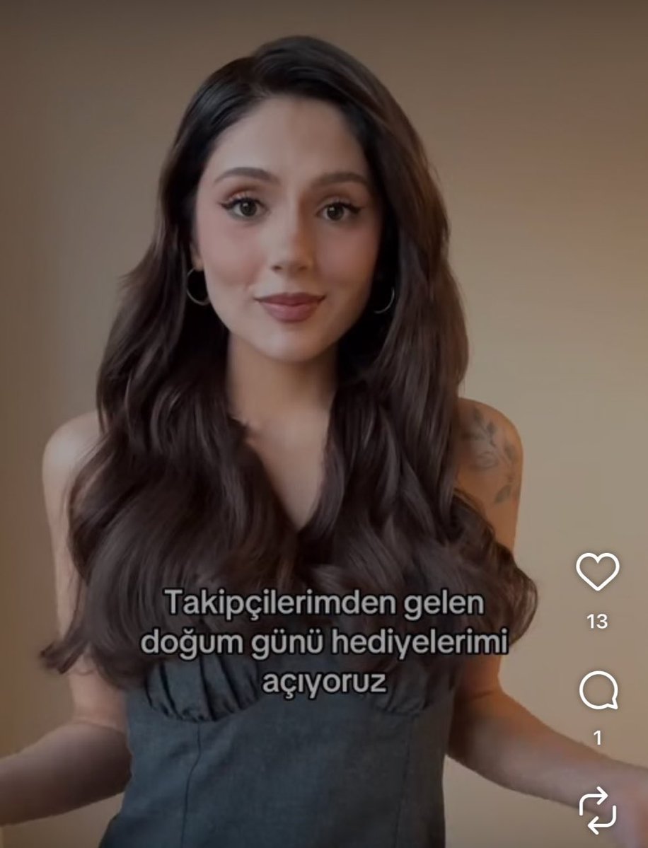 şu infulara dogum günü hediyesi gönderecek kadar ne yasiyosunuz acaba aq