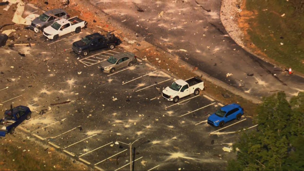 GlobalTechtonic's tweet image. #DEVELOPING: 

Authorities confirm multiple deaths, several people missing after explosion at Accurate Energetic Systems munitions facility near Bucksnort in #Hickman County, Tennessee. 

Rescue operations are delayed by ongoing secondary explosions. 

Cause under investigation.
