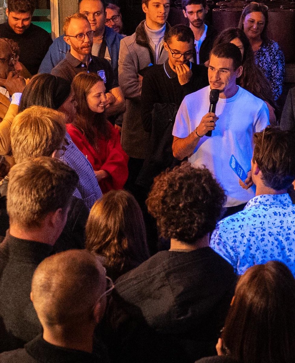 Je veux vous parler d’avenir.

Hier soir, nous avons réuni de nombreux jeunes Strasbourgeois. Ils m’ont partagé leurs attentes, leurs idées et leur envie de changement.

Beaucoup m’ont dit que Strasbourg avait besoin d’un projet à la hauteur des défis du XXIe siècle, porté par de