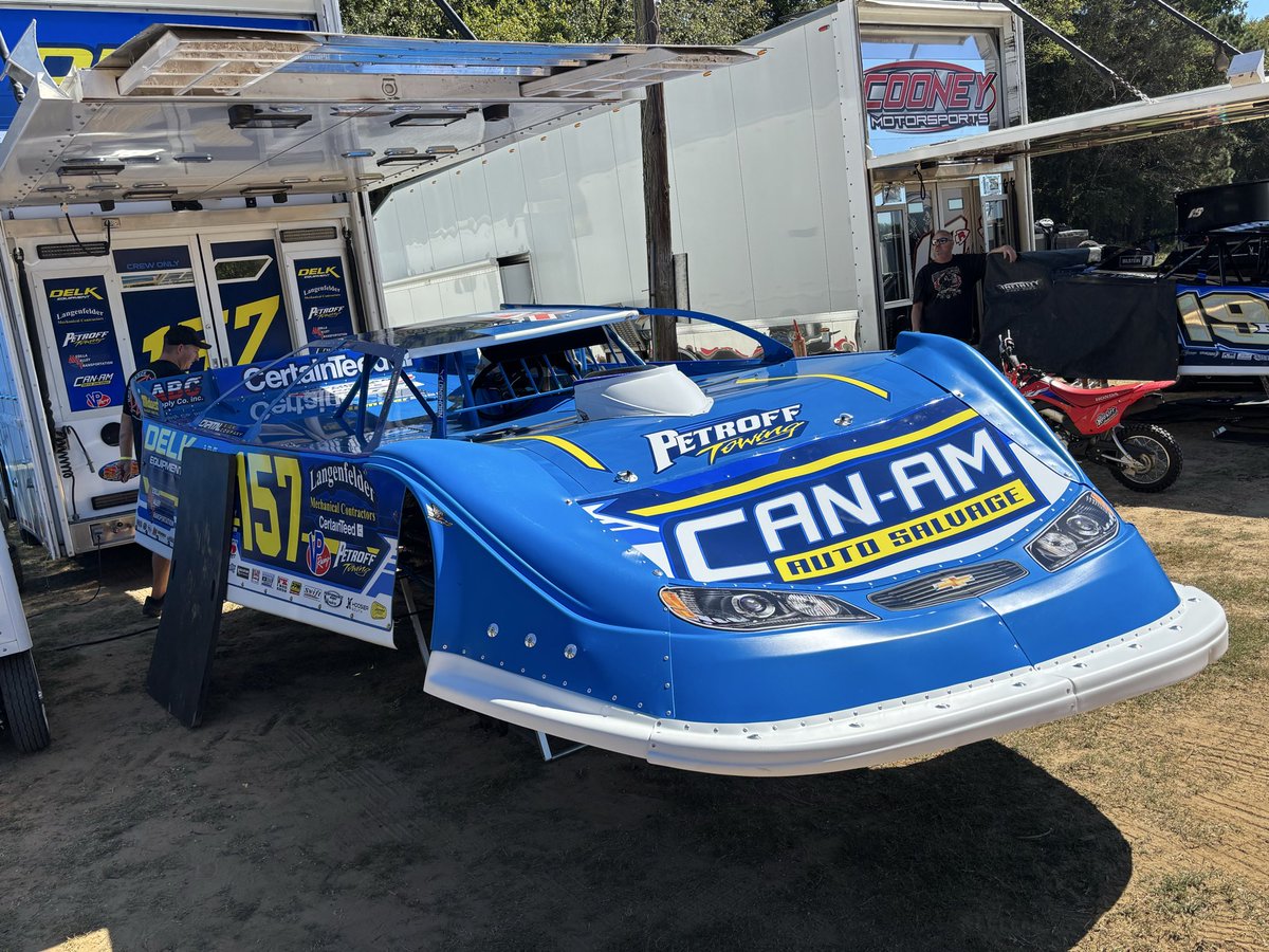WoOLateModels's tweet photo. Reunited and it feels so good 🤝

@MikeMarlar makes his long-awaited return to the Delk Racing machine tonight at @boothill_speed! https://t.co/JitSkRSKkJ
