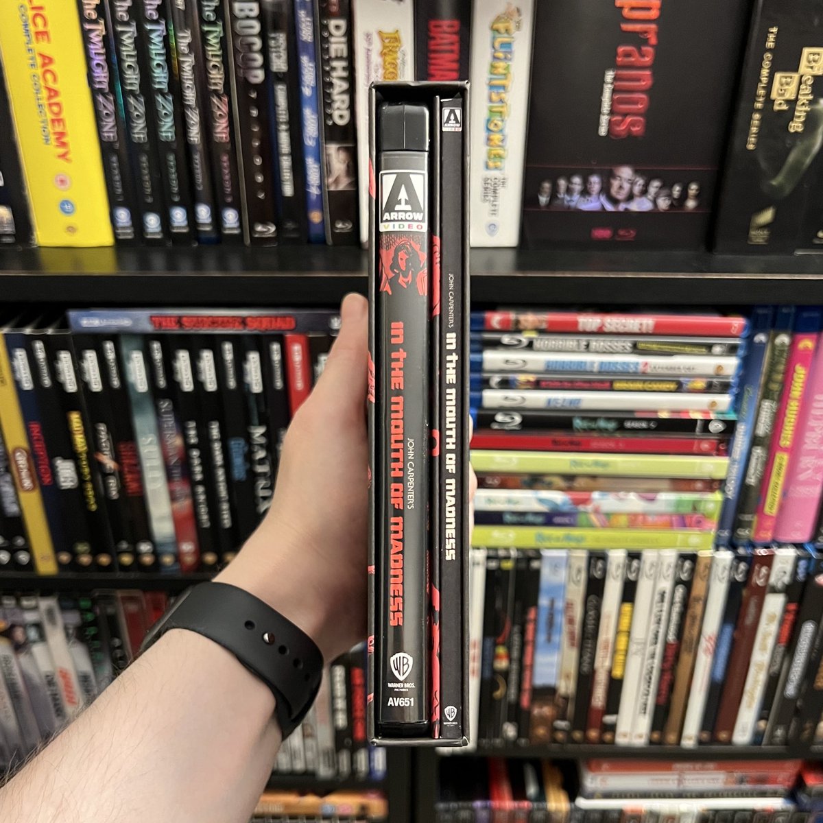 HighDefDiscNews's tweet image. #NewArrival: IN THE MOUTH OF DARKNESS on 4K UHD Blu-ray Limited Edition via @ArrowFilmsVideo. Available on October 28. #4K #Bluray #PhysicalMedia #JohnCarpenter #InTheMouthOfDarkness 

Amazon preorder // #ad // amazon.com/dp/B0FJYN512M/…

MVD Shop preorder // mvdshop.com/products/in-th……