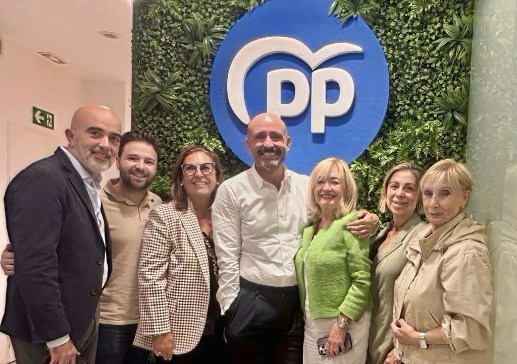 Reunión del Observatori de la Dona del PPC en Barcelona, con la participación del Vicesecretario de Igualdad del PP Nacional, Jaime de los Santos. Un encuentro marcado por la empatía, la complicidad y las sinergias para avanzar juntos. Un placer. <a href="/ObservatoriPPC/">Observatori de la Dona PPC</a> <a href="/PPCatalunya/">PP de Catalunya</a>