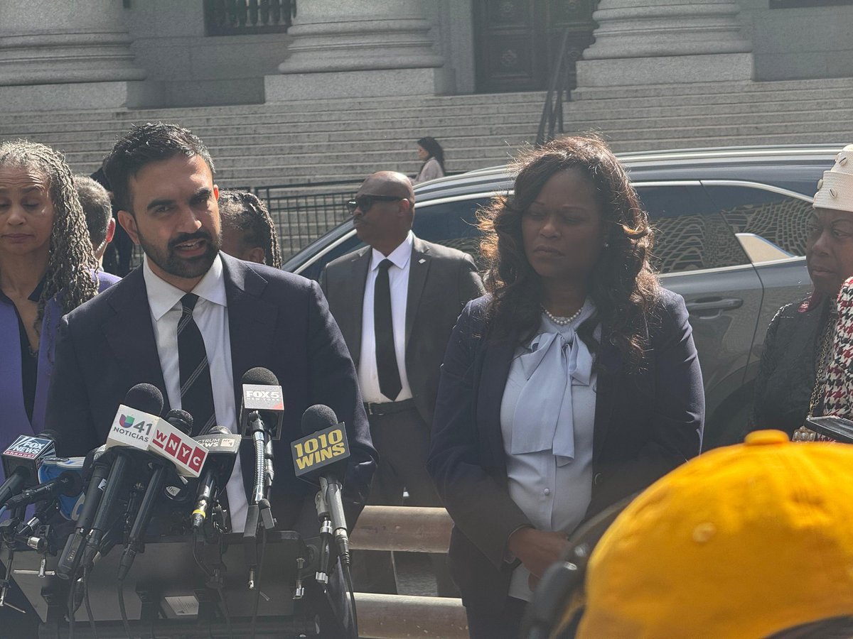 AMBichotte's tweet image. Today we stood united in defense of democracy and the rule of law. Trump's weaponization of power must be called out. We proudly stand with Attorney General Letitia James—truth and justice are not partisan. @mayawiley @ZohranKMamdani #DemocracyMatters #StandWithTish