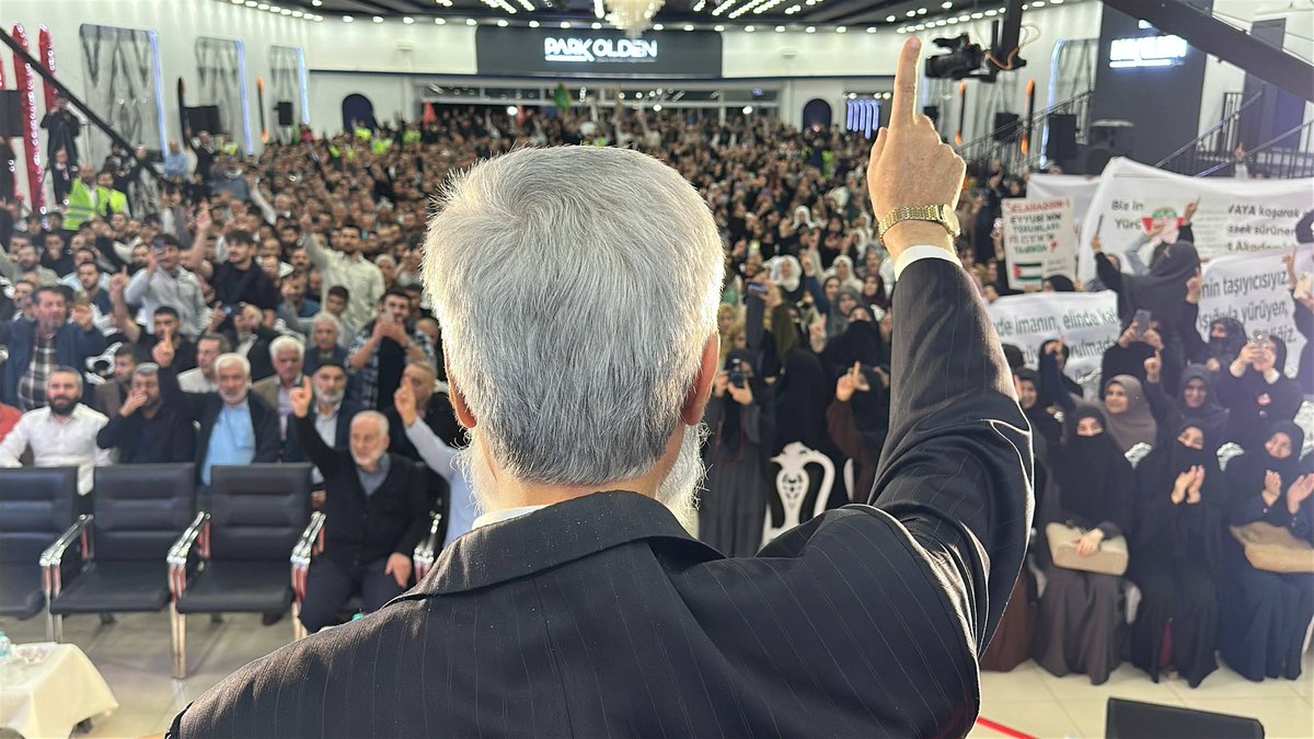 İslami Hareketi engellemeye çalışan güçlere Elazığ halkından muhteşem cevap!

AlparslanHoca Elazığda 
#FurkanKonferansları