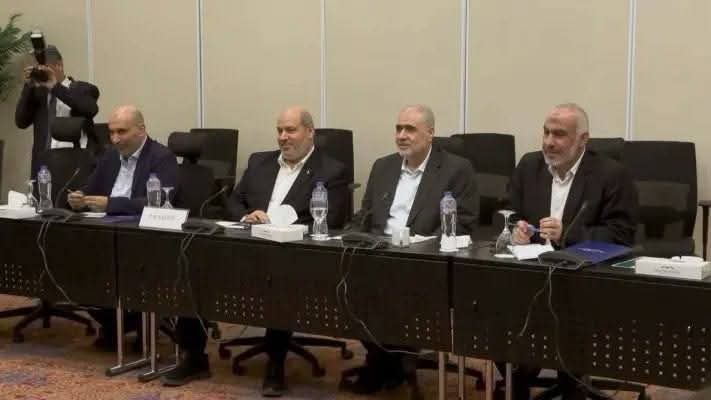 Mashroo3na's tweet photo. صحفي هآرتس: حاييم ليفنسون: حتى اليوم الأخير من الحرب حافظت حماس على هيكلها التنظيمي وقيادتها السياسية وقيادتها الميدانية وسيطرتها في غزة. لم يجرؤ أحد في صفوفها على الانسحاب، أو تأسيس تنظيم منافس، أو إجراء مفاوضات مستقلة بشأن الاستسلام، أو بيع الرهائن مقابل المال. https://t.co/xMCftoZdoQ