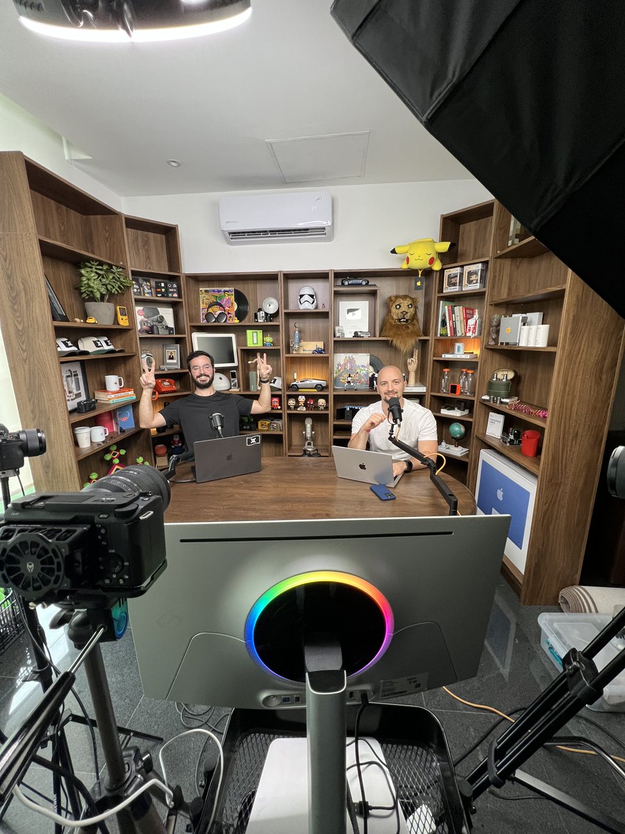 techsantos's tweet image. 💥Les tengo una sorpresa, bienvenido al nuevo estudio del podcast! 

youtube.com/live/NuCbCuE4v…