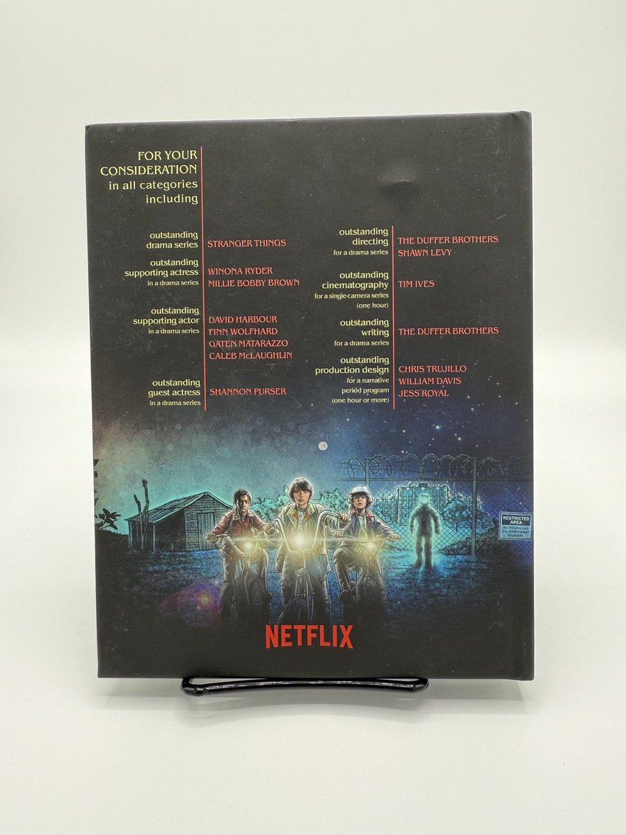 FMJDiary's tweet image. New 3-day @eBay auction starting at only $1 with NO RESERVE!
#StrangerThings - Season 1 (FYC DVD DigiBook) Signed By @MatthewModine (Papa)! From Matthew’s personal collection! VERY RARE!
ebay.com/itm/2057771444…
