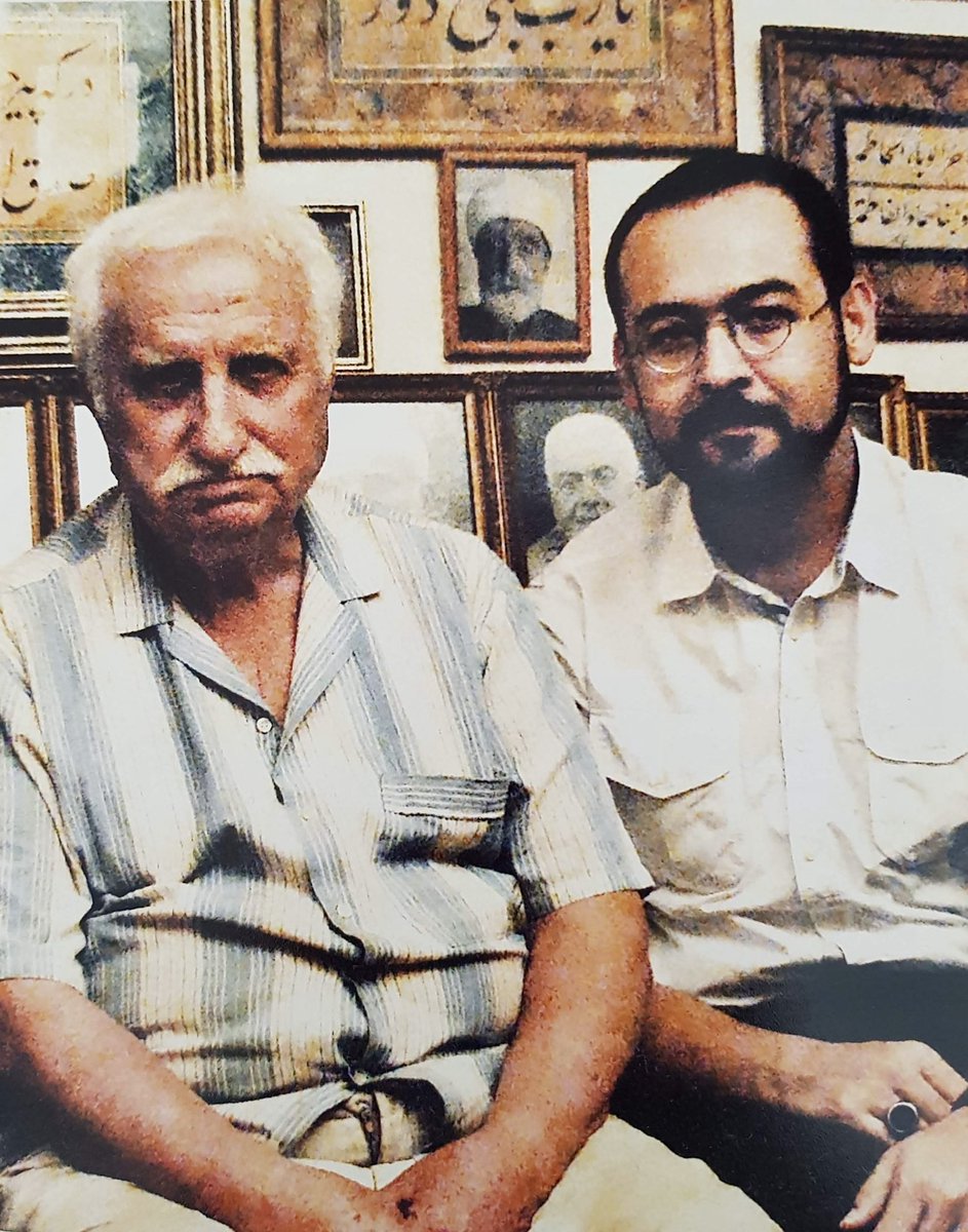 Bir devrin kapanışı…
•
Walter Benjamin 1940’ta öldüğünde “son entelektüel öldü” denmiş. Aynı cümle Paul Sartre 1980’de öldüğünde yine kurulmuştu. Bugün ne diyeceğiz bilmiyorum.
•
Niyazi Baba ile aynı devirde yaşamış olmak hayretle ve yer yer yabancılaşarak tattığım bir