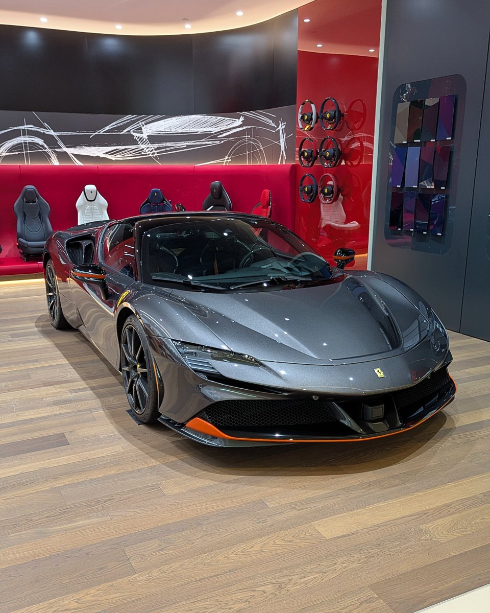 FerrariSeattle's tweet image. Designed by Ferrari #TailorMade with orange details on the high metallic Grigio Isabel paint, this #FerrariSF90Stradale is an inspired build with a full list of #CarbonFiber options.

#FerrariofSeattle #FerrariFriday #MadeByFerrari #Bellevue #Redmond