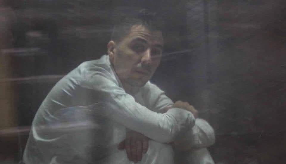 1Eslam20's tweet photo. سيدعلي فهيم العازب
الشهرة:سيد مشاغب 
الكابو التاريخي
بقاله ١١ سنه مسجون علشان كورة!

من اكتر الحاجات ال بتزعلني
ان كلهم باعوه رغم ان هو ال عملهم واحد واحد ودافع عنهم
بس جمهور الزمالك معاك وبيحبك وميشغلناش الاوباش دول ربنا يفك كربك وترجع لأهلك انتا بالنسبة لينا رمز من رموز نادينا https://t.co/8102ULzqzY