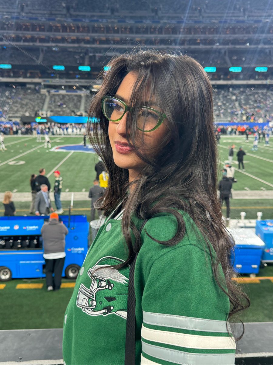 Shriya Saini tweet media
