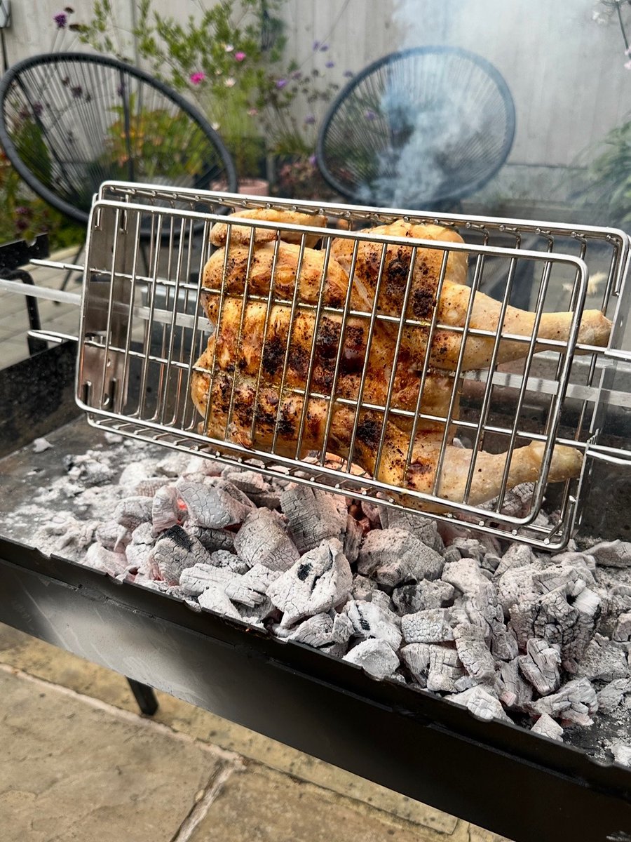CyprusBBQ's tweet image. I feel like chicken 🐓 tonight! Spatchcock chicken perfectly cooked on the Cyprus BBQ rotating barbecue basket grill 😋 

cyprusbbq.co.uk

#spatchcockchicken #rotisseriechicken #bbqgrill #cyprusbbq  #foukou #ukbbq