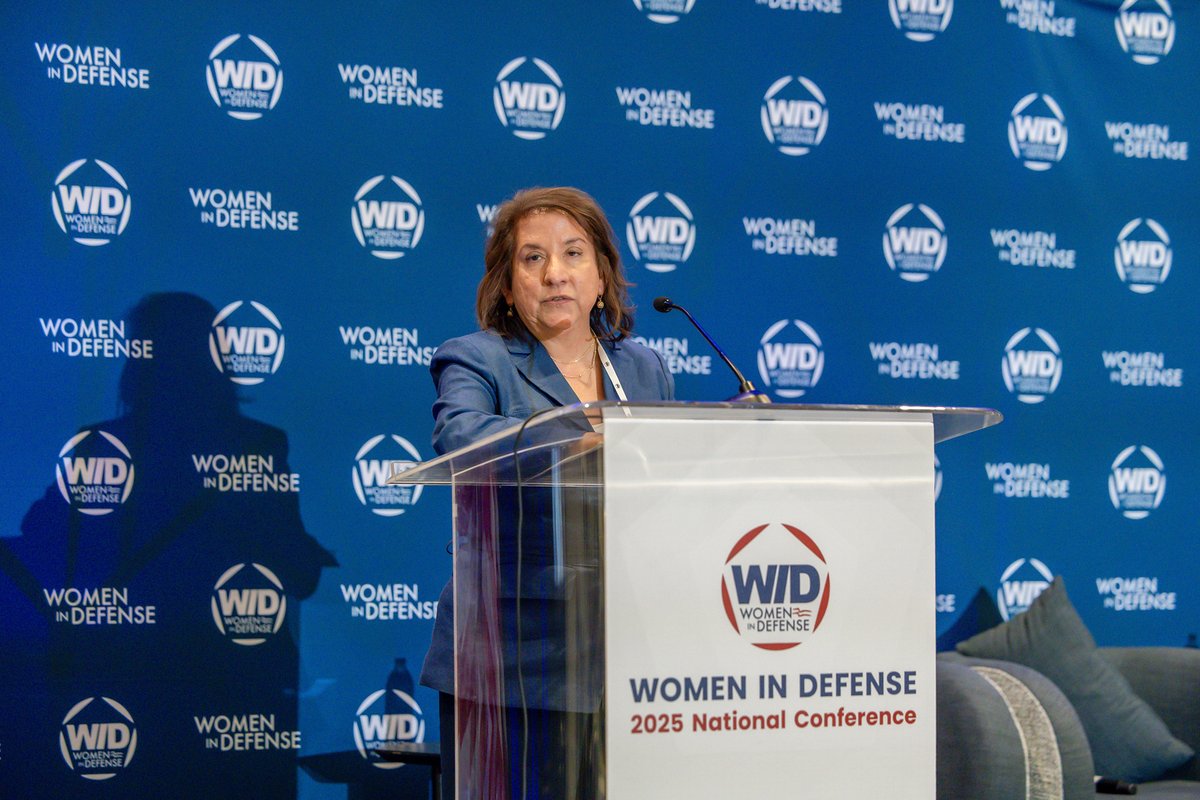 "Investing in women scholars is investing in the future of mission success."

Leidos VP, Debbie De La O, took to the stage at #WIDNC2025 to highlight the vital contribution of women across the defense industry and to help inspire the next generation of leaders 💪✨

<a href="/WIDNational/">Women in Defense</a>