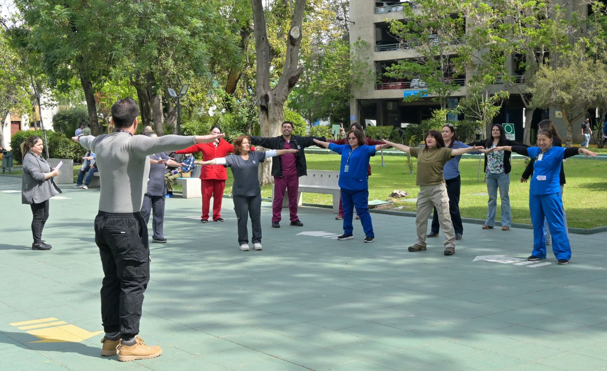 carabhospital's tweet photo. En la conmemoración del Día Mundial de la Salud Mental #HOSCAR realizó actividad con los funcionarios con información, pausas activas y la disposición de un panel de buenos deseos, para mejorar la salud mental en espacios de trabajo. #DISANCAR #DISALCAR https://t.co/VvvQwddTDw