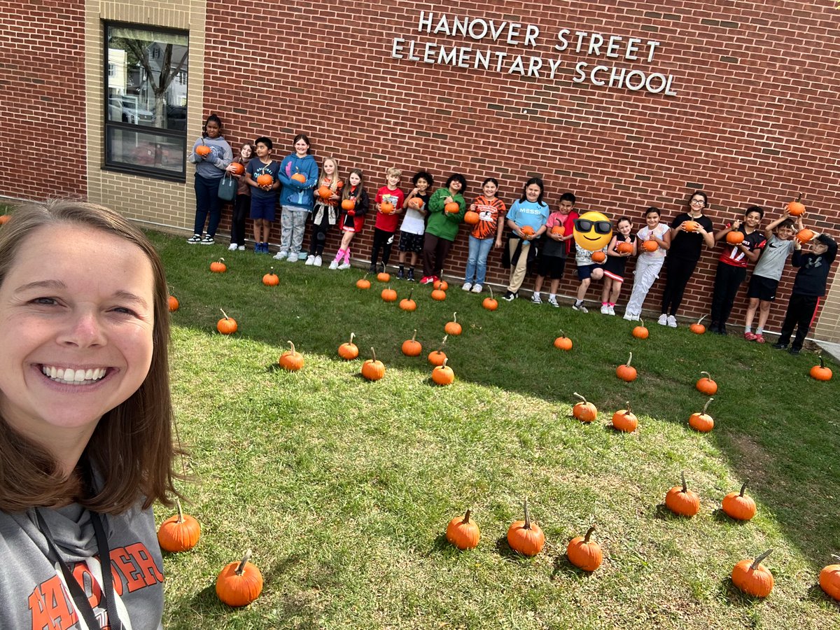 MrsMooreInThird's tweet photo. We had a super fun and busy day today @HanStElem! Thanks @HanoverStPTO for the pumpkins! We also enjoyed the fire assembly. https://t.co/5sa3UruNfb